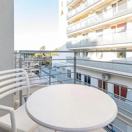 Apartment Rent Like - 210 *
